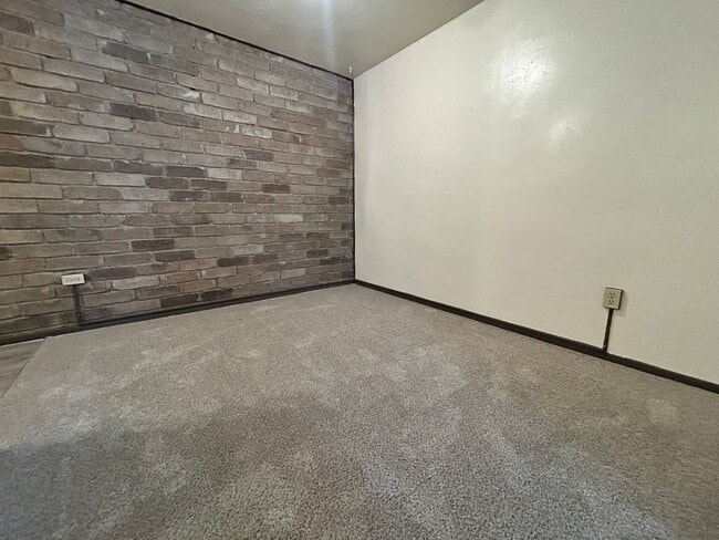 Building Photo - 602 Kellywood Manor