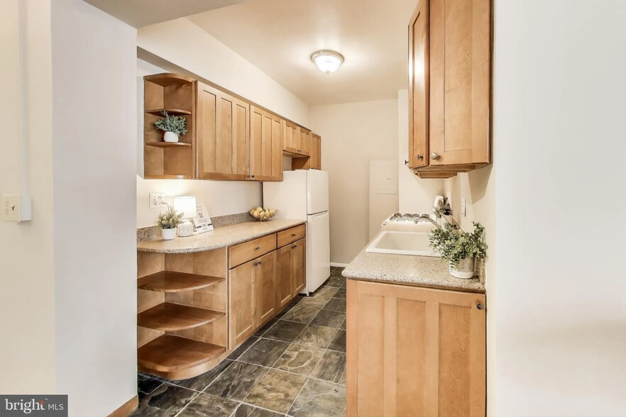 Building Photo - 1711 Massachusetts Ave NW