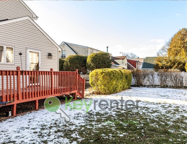 Building Photo - Spacious 2BR / 2.5BA Home with Huge Deck, Private Yard & Parking for 6