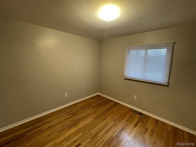 Building Photo - 4924 Broomfield Ct