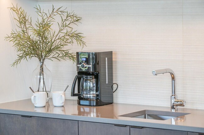 Building Photo - 4 Boathouse Way