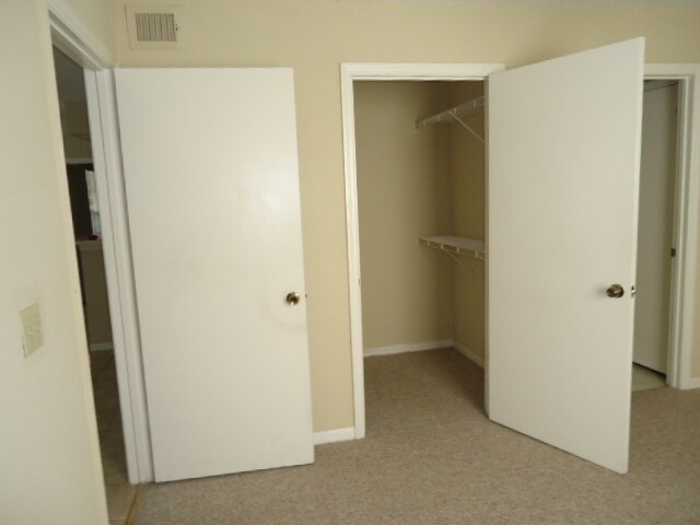 Building Photo - 1st Floor 2br/2ba Metrowest Condo with Pri...