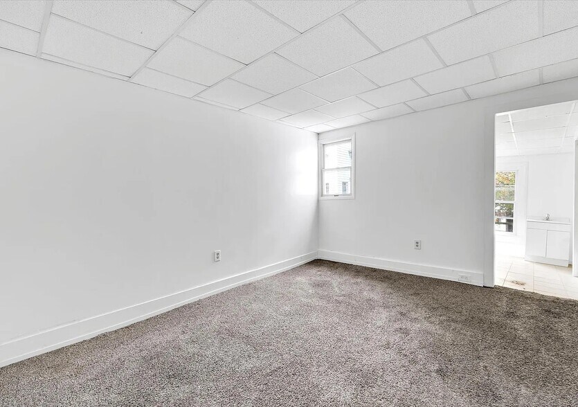 Building Photo - 18 S Lehigh St