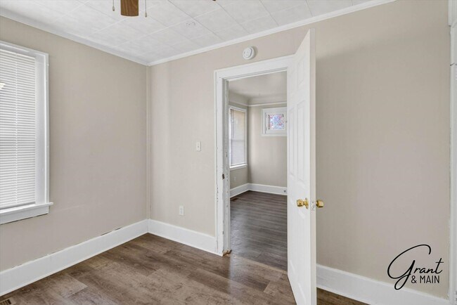 Building Photo - 14541 Kentfield St