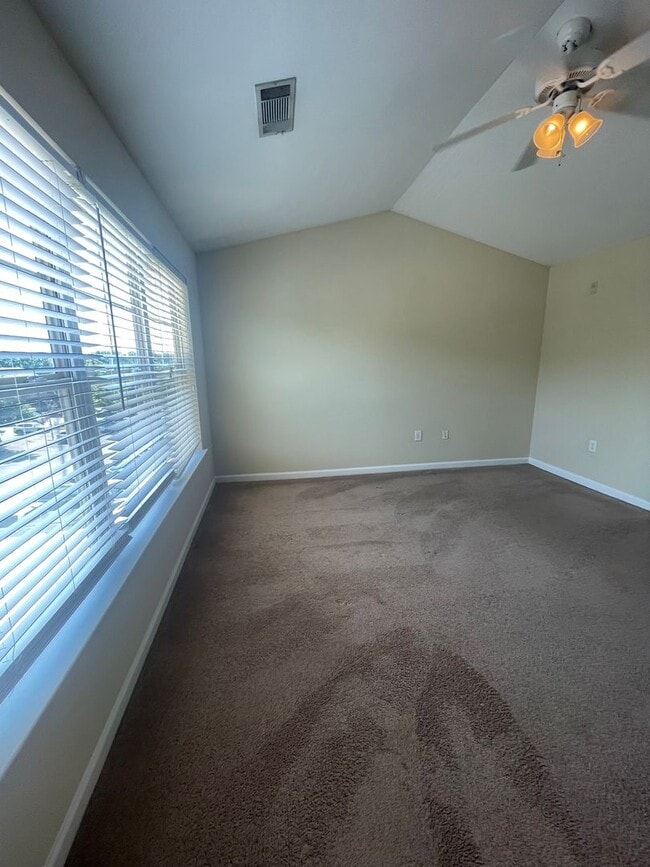 Building Photo - 18-1825 Whittaker