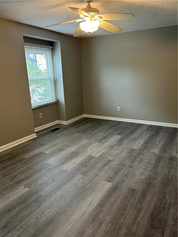 Building Photo - 5031 Bell Dr SE
