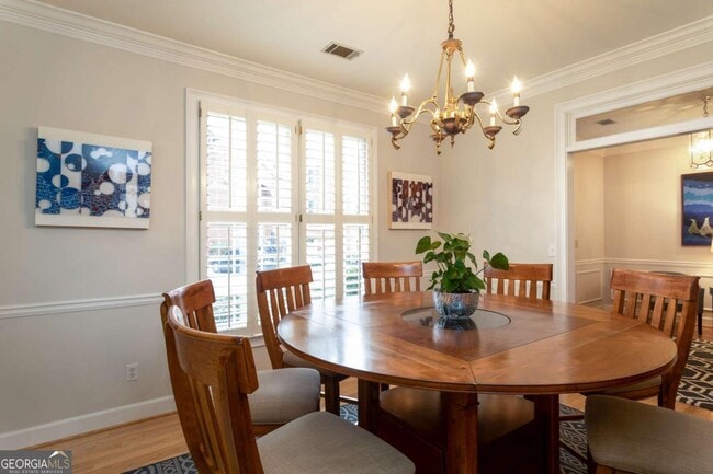 Building Photo - 7155 Roswell Rd