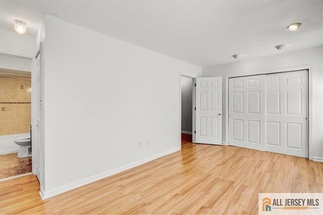 Building Photo - 715 Darlington Dr
