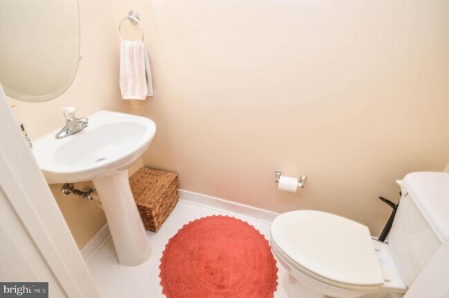 Building Photo - 4950 Brenman Park Dr