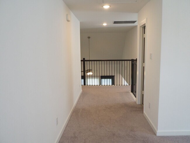 Building Photo - 5009 Shadetree St