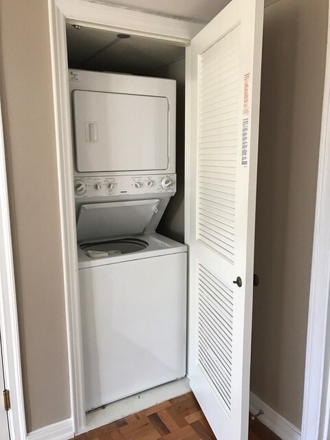 Building Photo - 1700 N Elm St