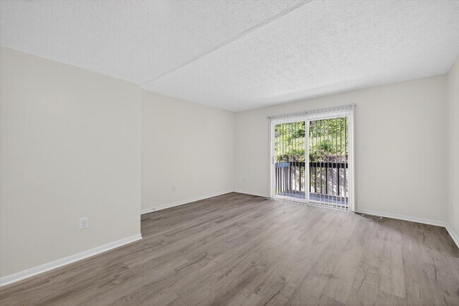 Building Photo - 599 E Graham Pl