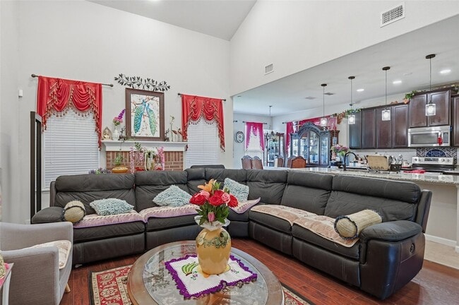 Building Photo - 910 Cormorant Dr