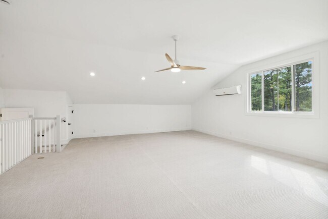 Building Photo - Completely renovated ranch 4BR/4BA ranch h...