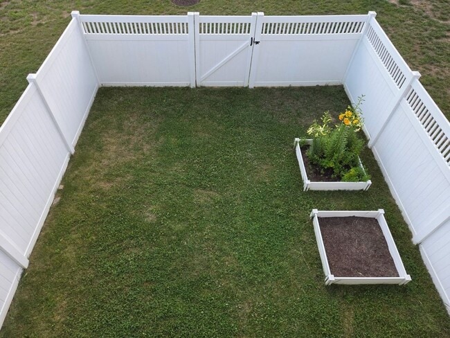 Building Photo - Townhouse for Rent in Crescent Ridge