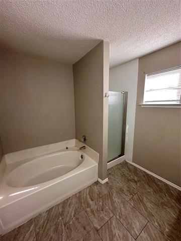 Building Photo - 10265 Maria Dr