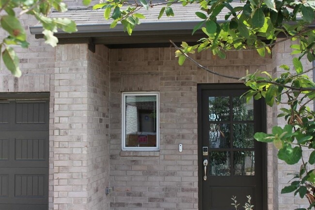 Building Photo - 514 Unakite Trl