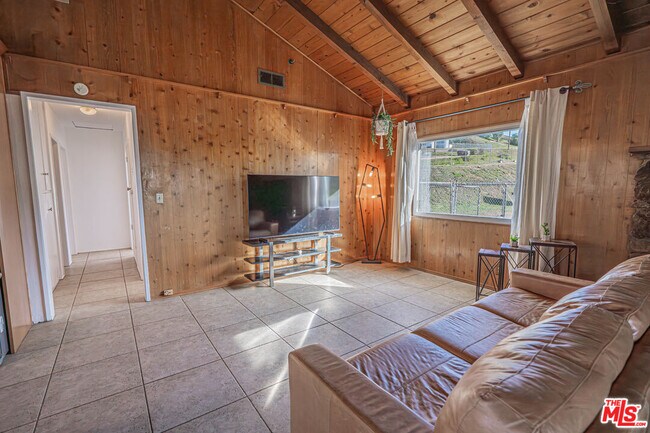 Building Photo - 35315 Glenwall St