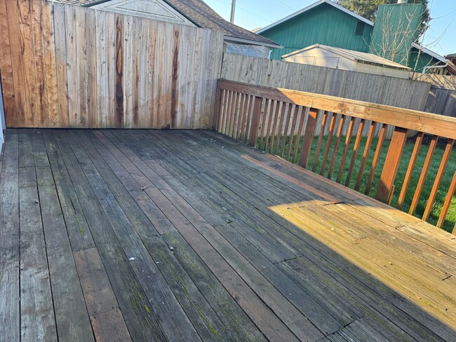 Building Photo - thaa01