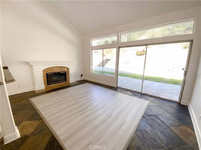 Building Photo - 3303 Deaver Dr