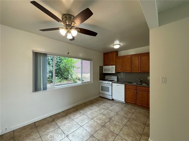 Building Photo - 701 Adlena Dr