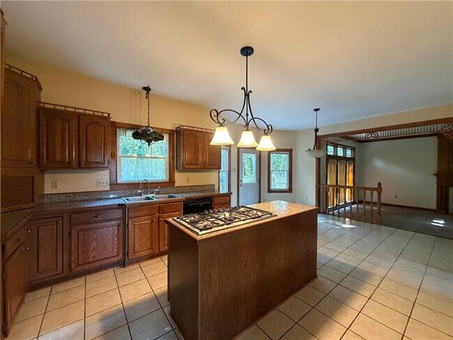 Building Photo - 116 Sturbridge Ln