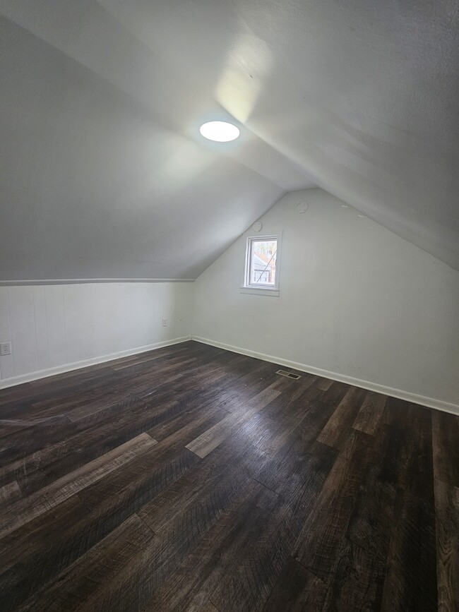 Building Photo - 330 S 9th St