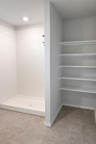 Building Photo - 404 Beekeeper Dr