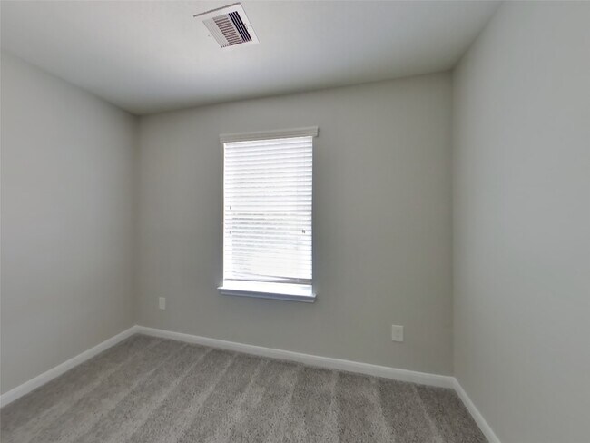 Building Photo - 29315 Legends Bluff Dr
