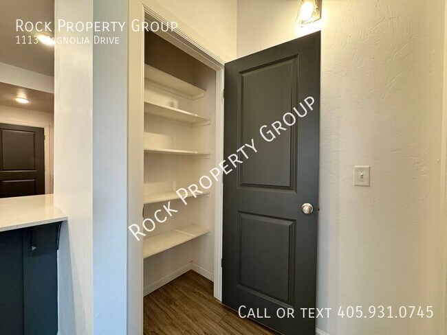 Building Photo - 1113 Magnolia Dr