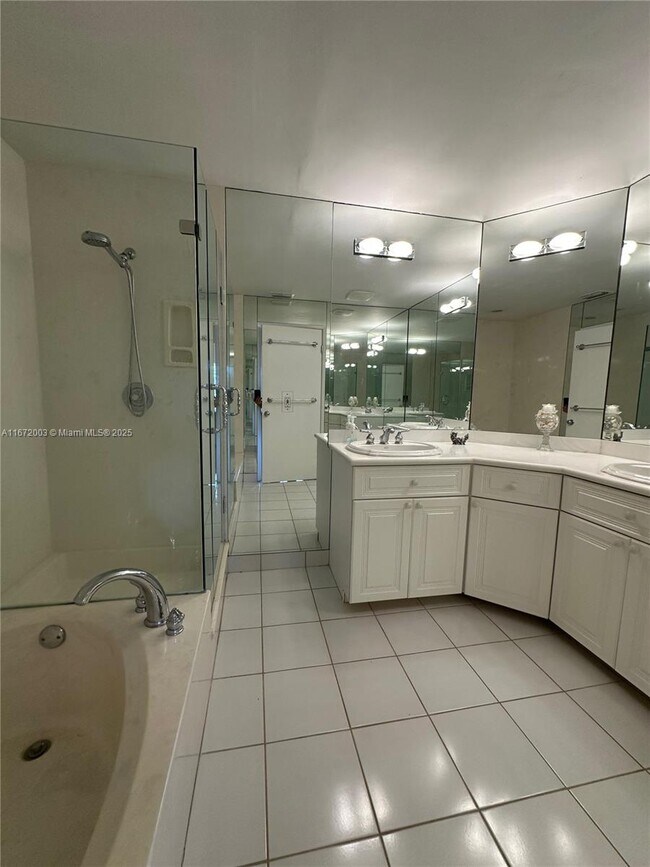 Building Photo - 240 Captains Walk