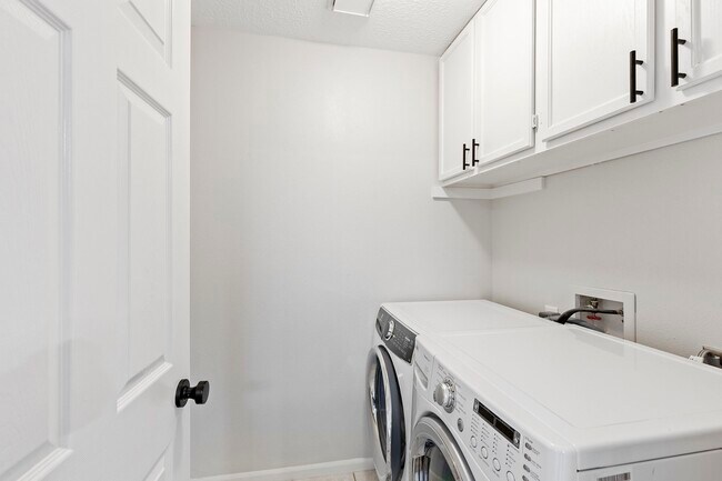 Building Photo - 91 N Pathfinders Cir
