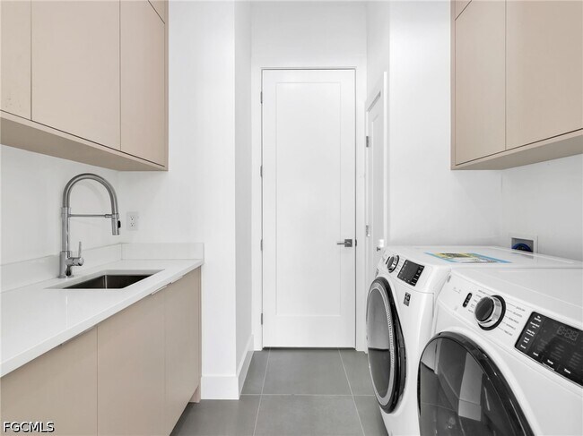 Building Photo - 12004 Newgate Ave