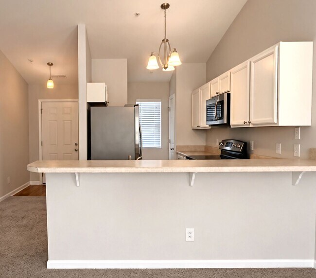 Building Photo - Spacious 2-Bedroom End-Unit Condo Near Surfside Beach
