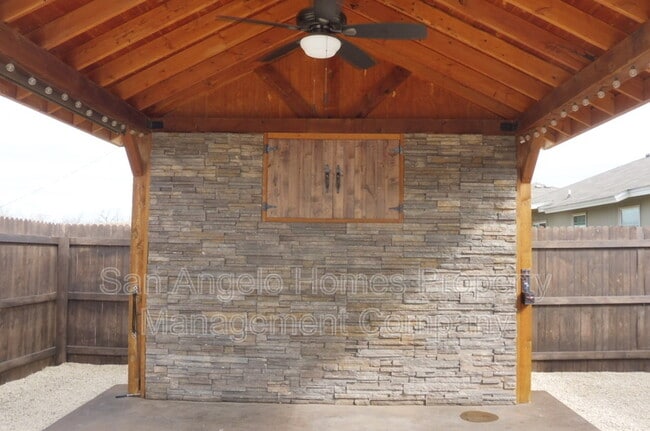 Building Photo - 1217 Elmo Ln