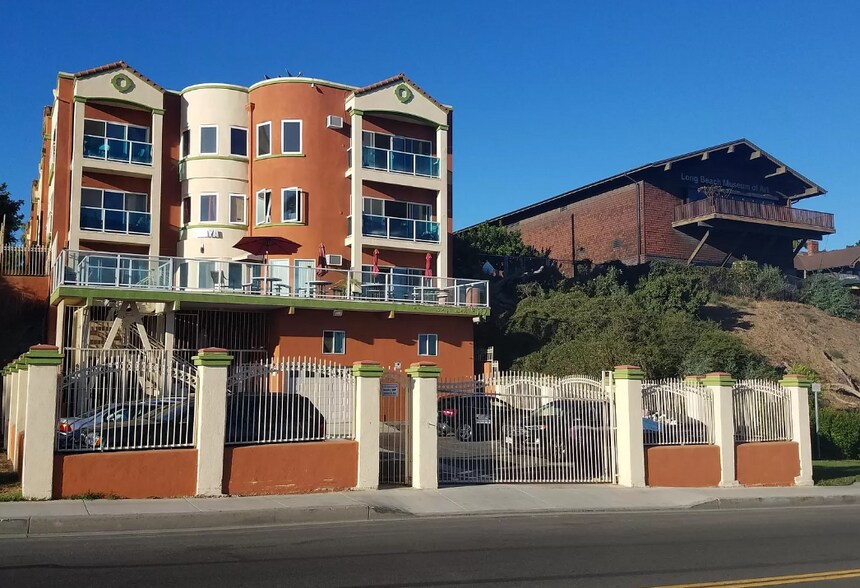 Building Photo - 2230 E Ocean Blvd