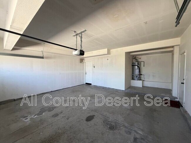 Building Photo - 16621 Maywood Ln