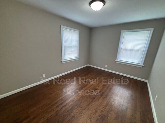 Building Photo - 340 Burleigh Ave