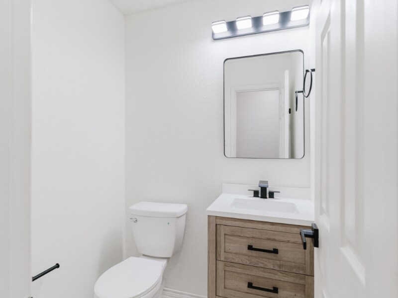 Building Photo - 1606 Willow Way