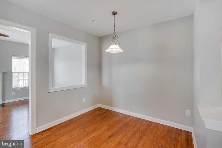 Building Photo - 9684 Atterbury Ln