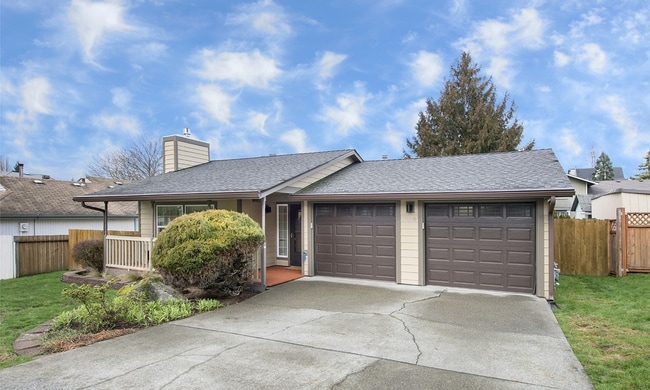 Primary Photo - Bright Beautiful Home with huge fenced bac...