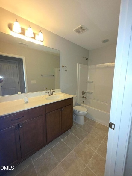 Building Photo - 6007 Peachtree Town Ln