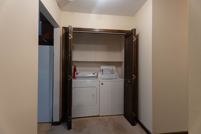 Building Photo - 105 Hanover Way