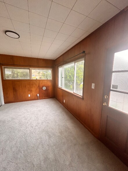 Building Photo - 4023 Okalona Rd