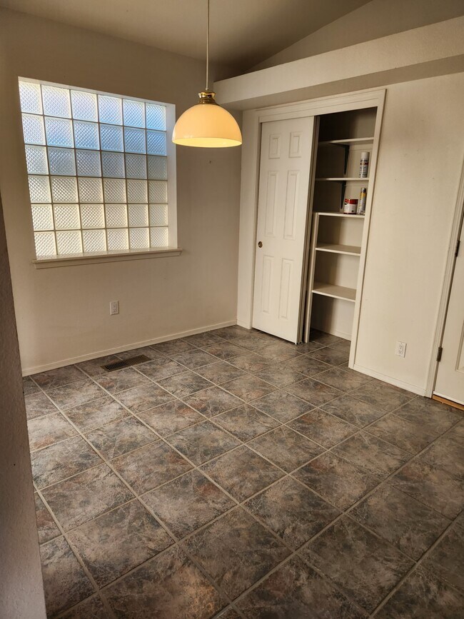 Building Photo - 7301 Quail Springs Pl NE