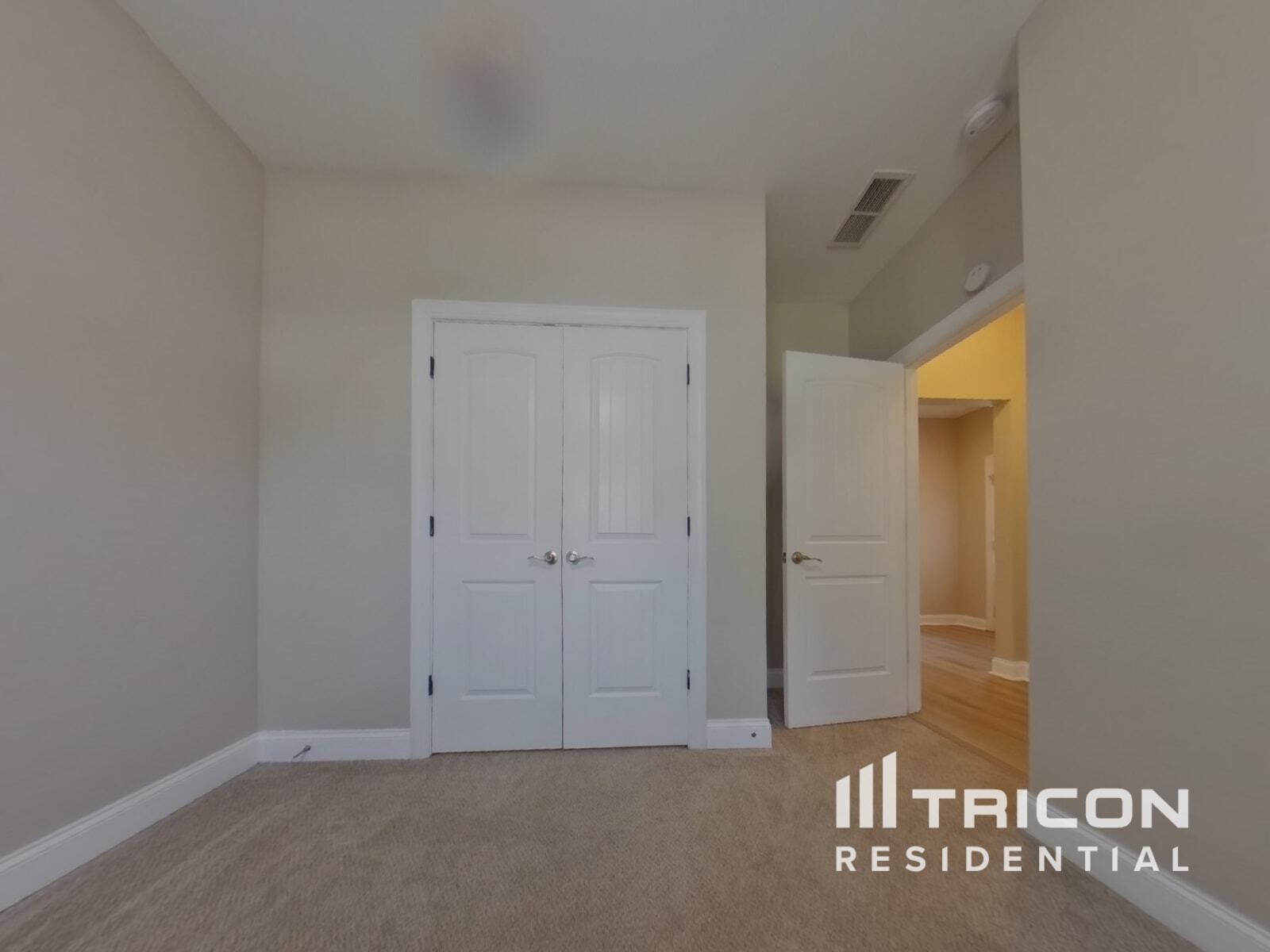 Building Photo - 128 Iverson Pl