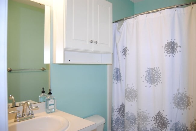 Building Photo - Wonderful Home in the Willow Lakes Community!