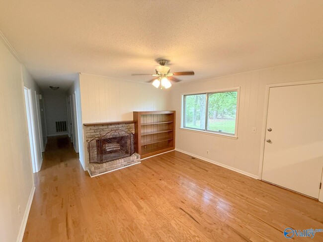 Building Photo - 2509 Excalibur Dr SE