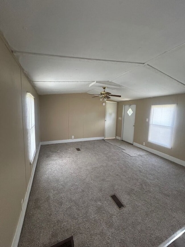 Building Photo - 3-bedroom, 2-bath mobile home