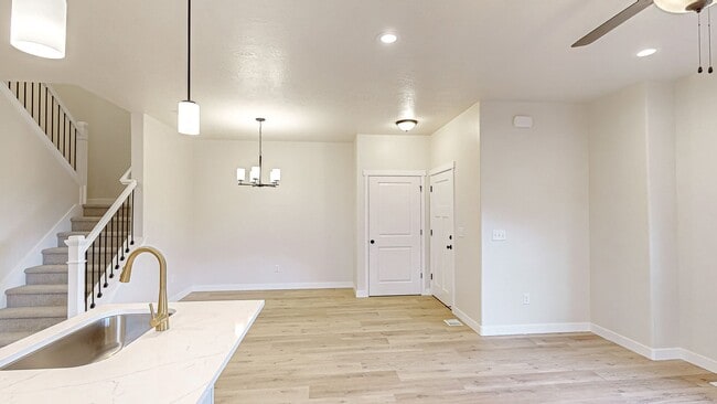 Building Photo - 368 W 2210 S